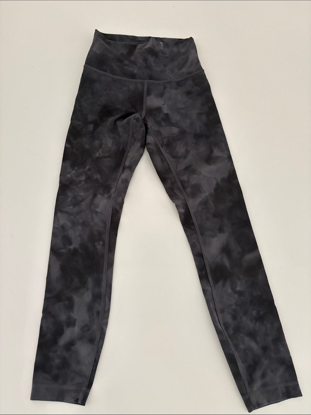Lululemon High-Waist Tie-Dye Black Workout Leggings size 4